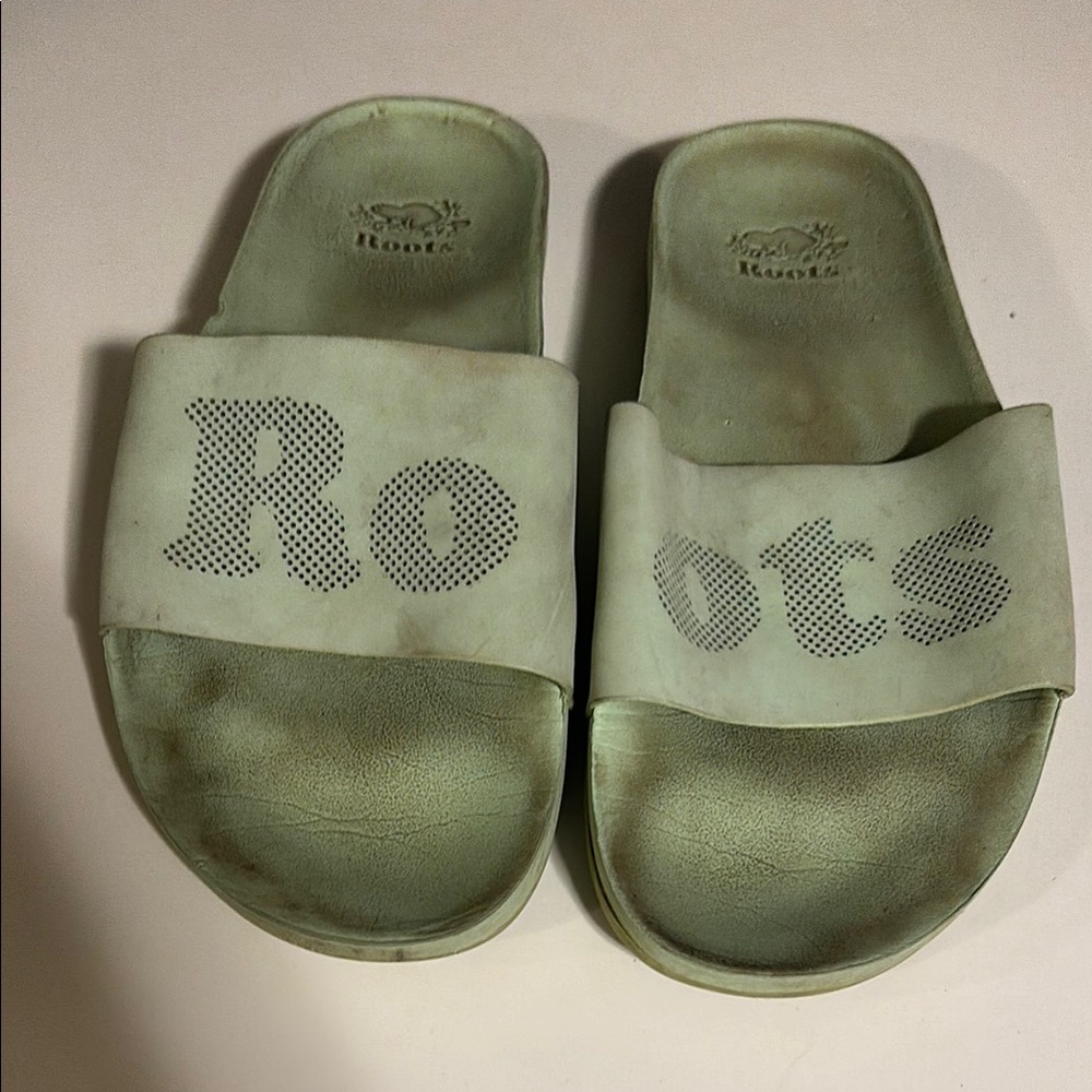 Roots Green Flip Flops Size 9